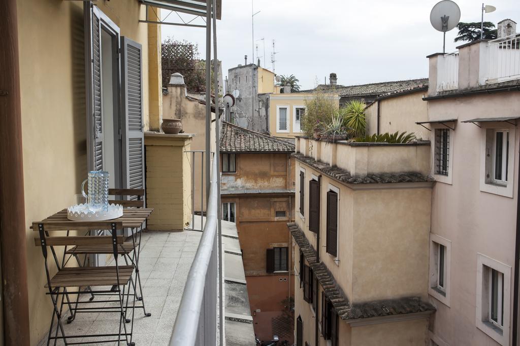 Domus Colosseum Apartment Rome Exterior photo